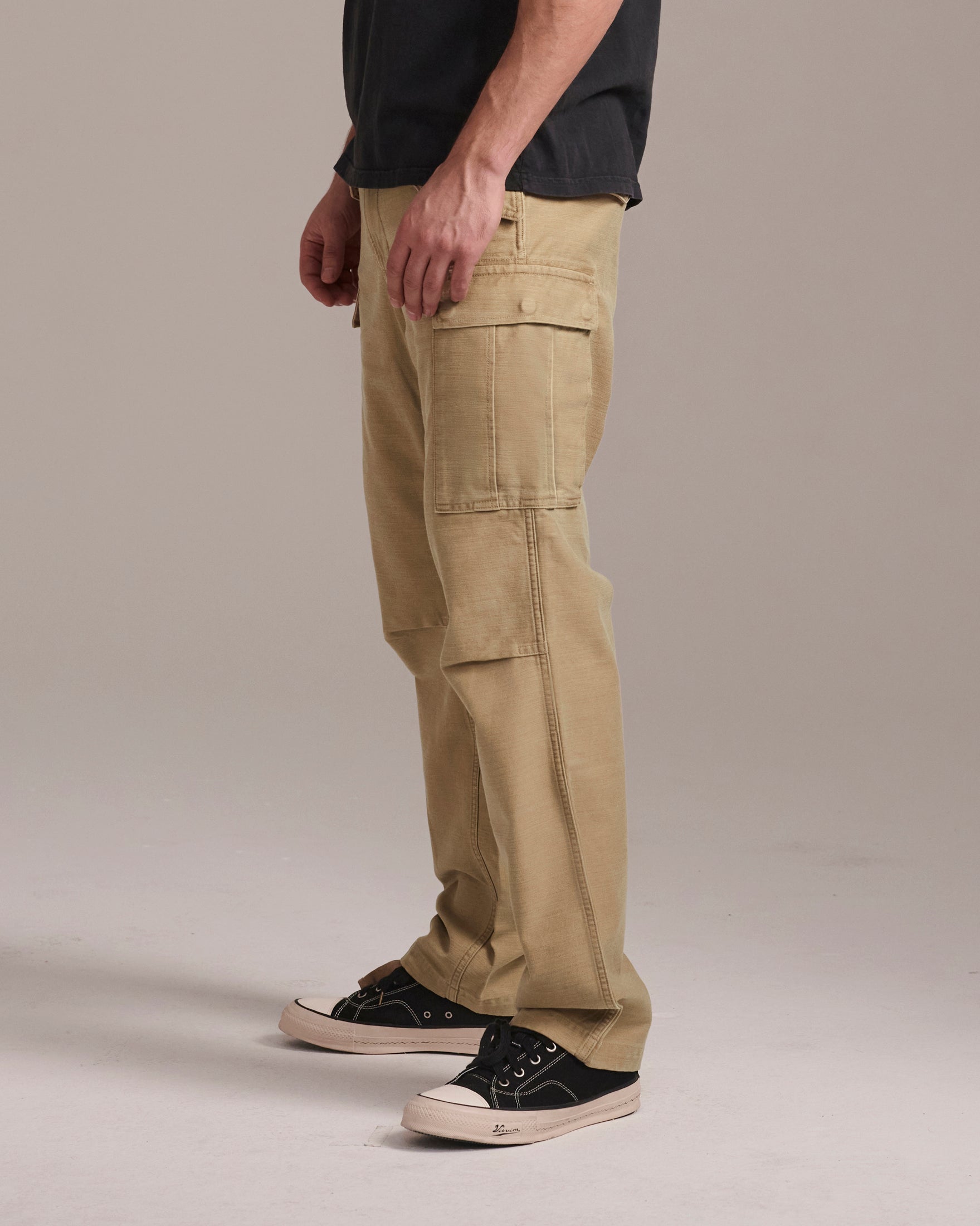 The Brando Cargo in Sand