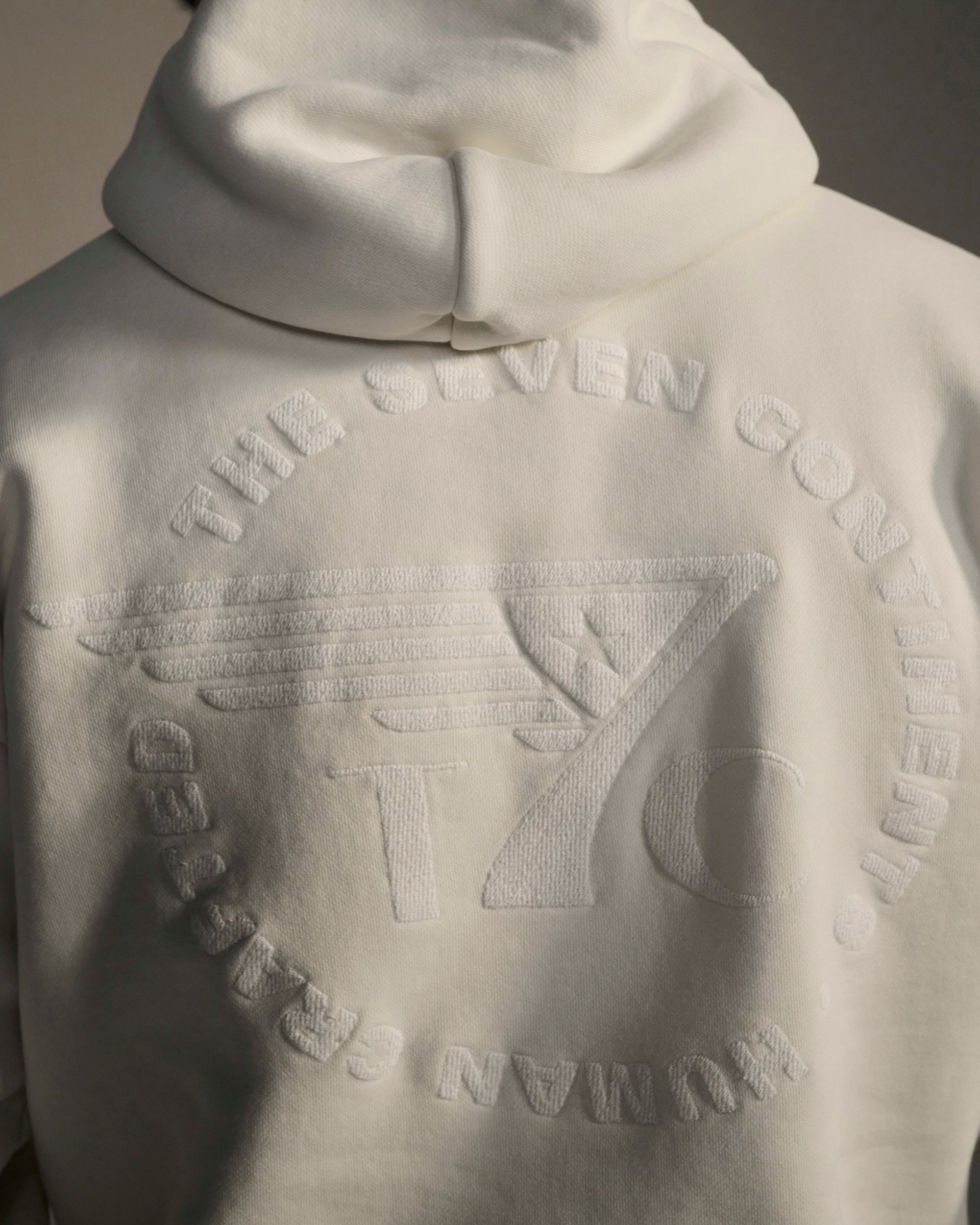 THE DAX IN OFF-WHITE