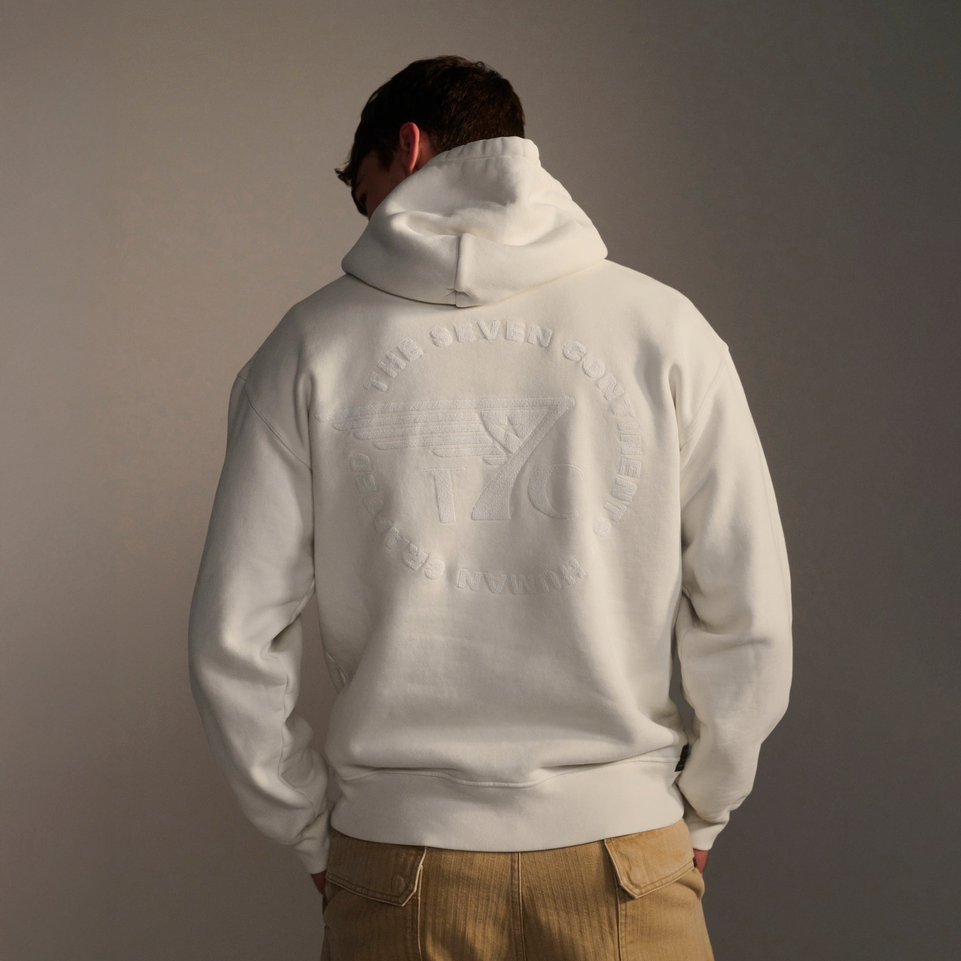 THE DAX IN OFF-WHITE